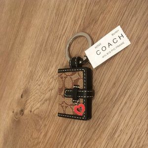 NWT Coach mini wallet photo keychain in gift box